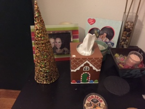 I think that sparkly tree looks so cute next to the gingerbread Kleenex box 